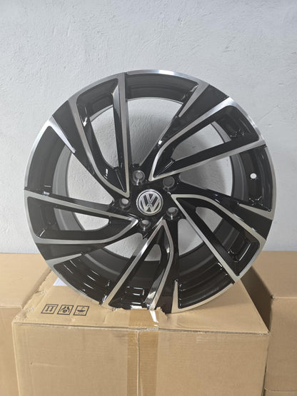 Black machine faced 18x8 Alloys